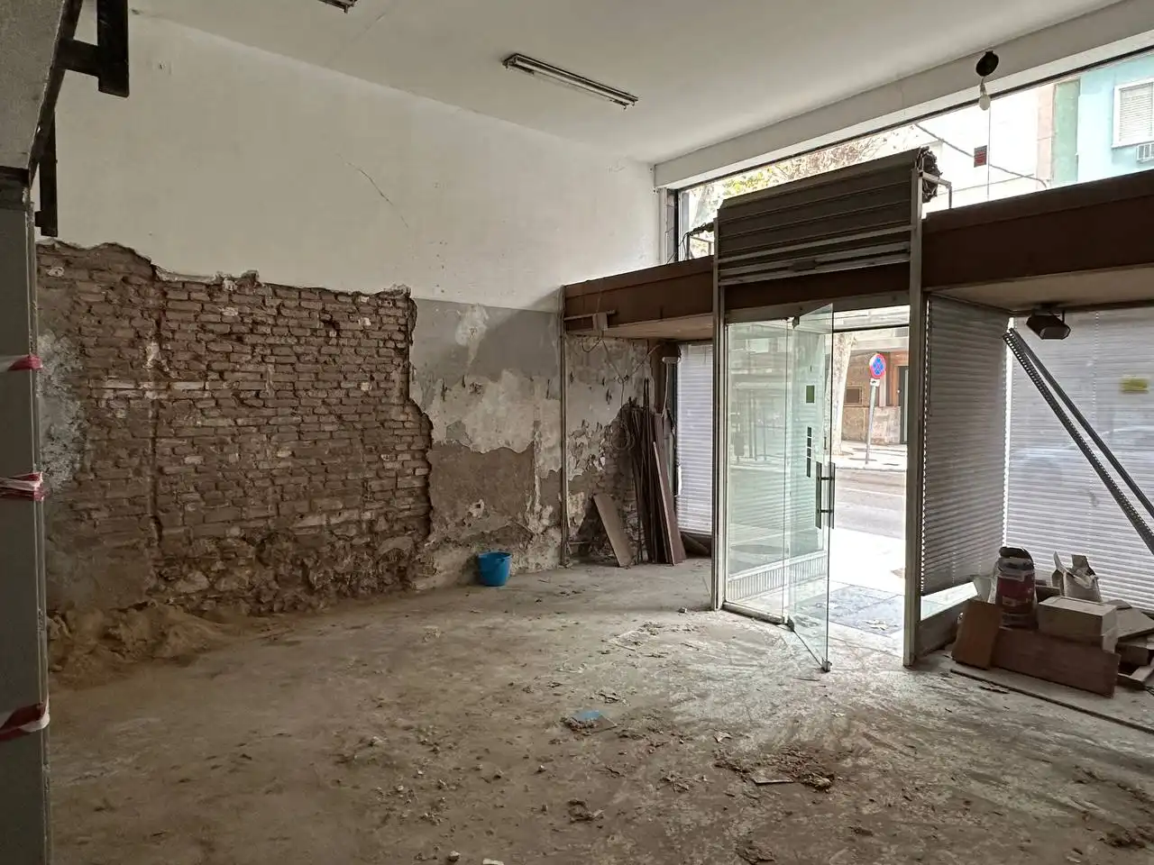 Business premises for sale in Avenida Primero de Mayo, imagen 3