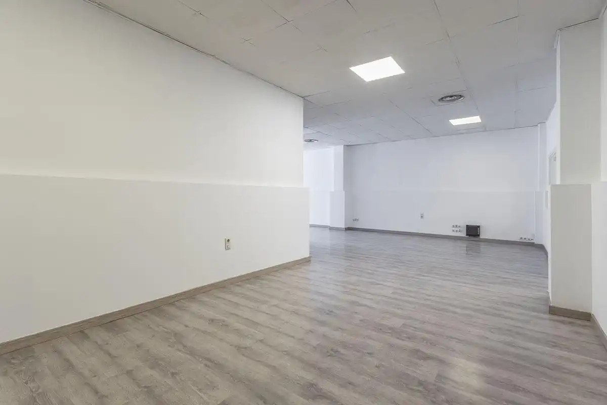 Local comercial en venda a DR.LOPEZ-CANTARERO BALLES 5, imagen 4