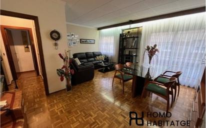 Living room of Flat for sale in Sabadell  with Air Conditioner, Heating and Parquet flooring