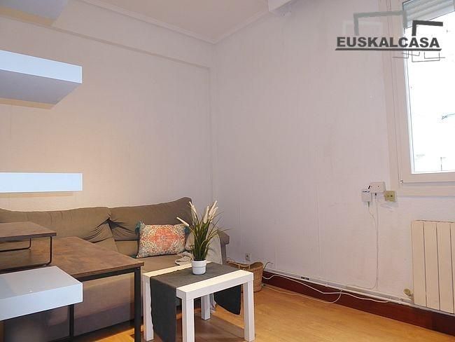 Sala d'estar de Pis en venda en Bilbao  amb Moblat