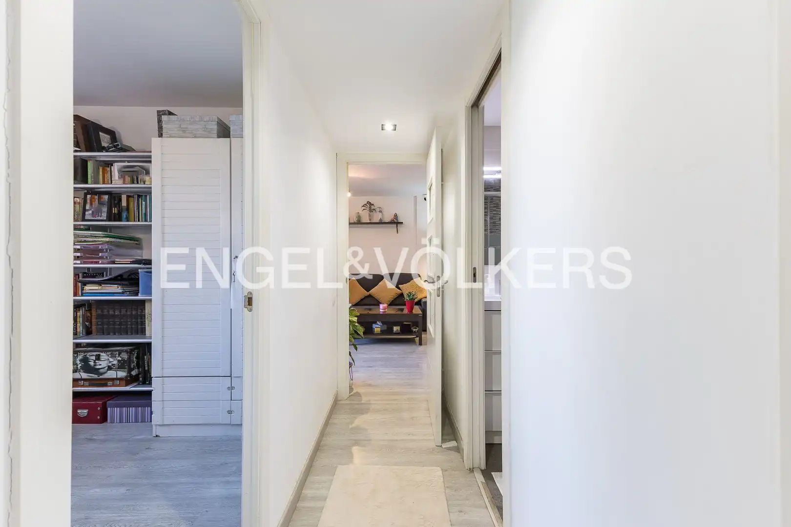 Wohnung zum Verkauf in Esplugues de Llobregat mit Klimaanlage, Heizung und Parkett