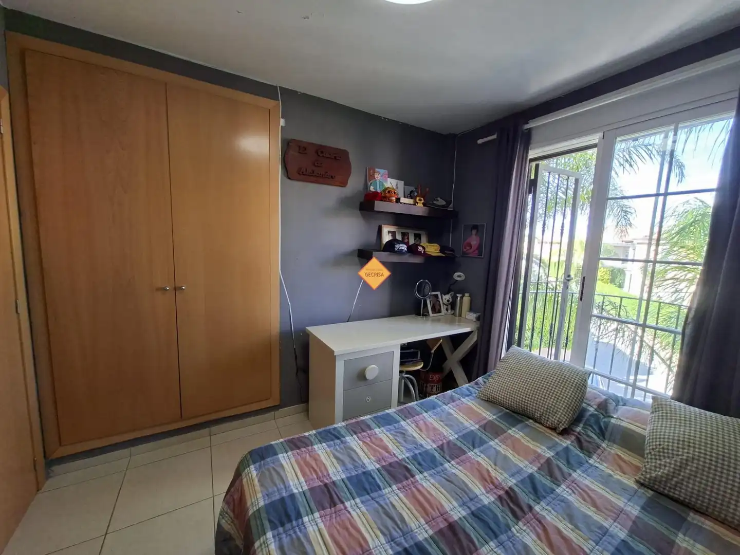 Habitación de Casa o chalet en venta en Paterna con Aire acondicionado, Calefacción y Jardín privado