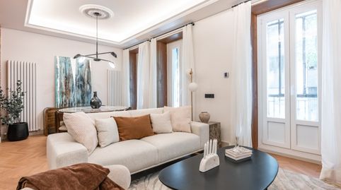 Exclusiva Vivienda Reformada en el Corazón del Barrio de Salamanca