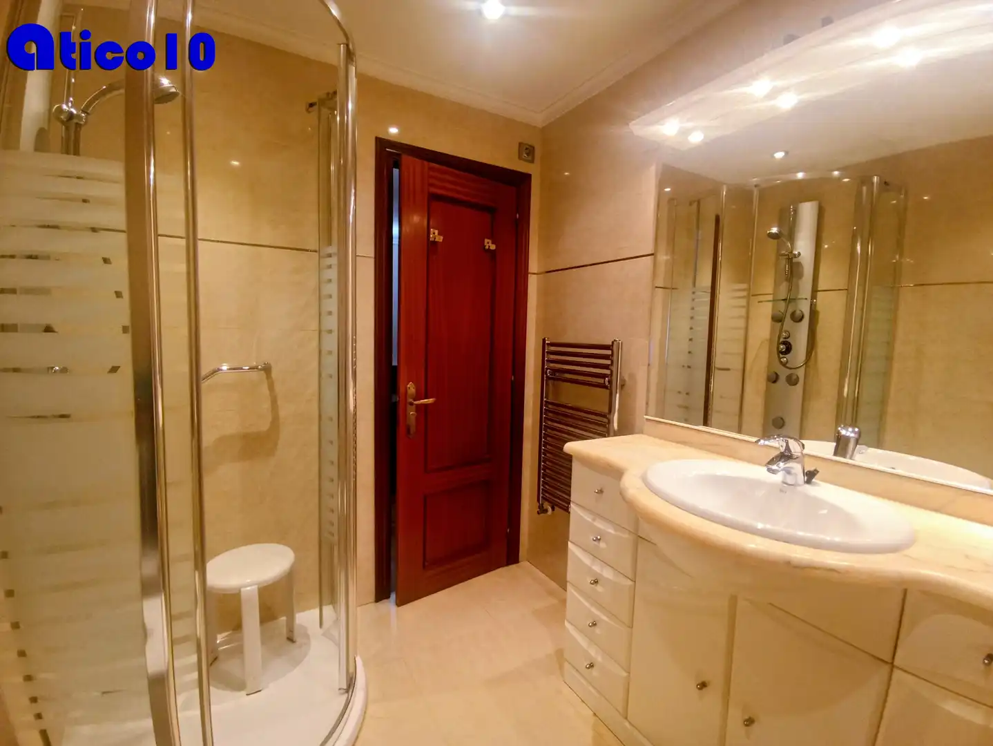Badezimmer von Wohnung zur Miete in Oviedo  mit Heizung, Möbliert und Ofen