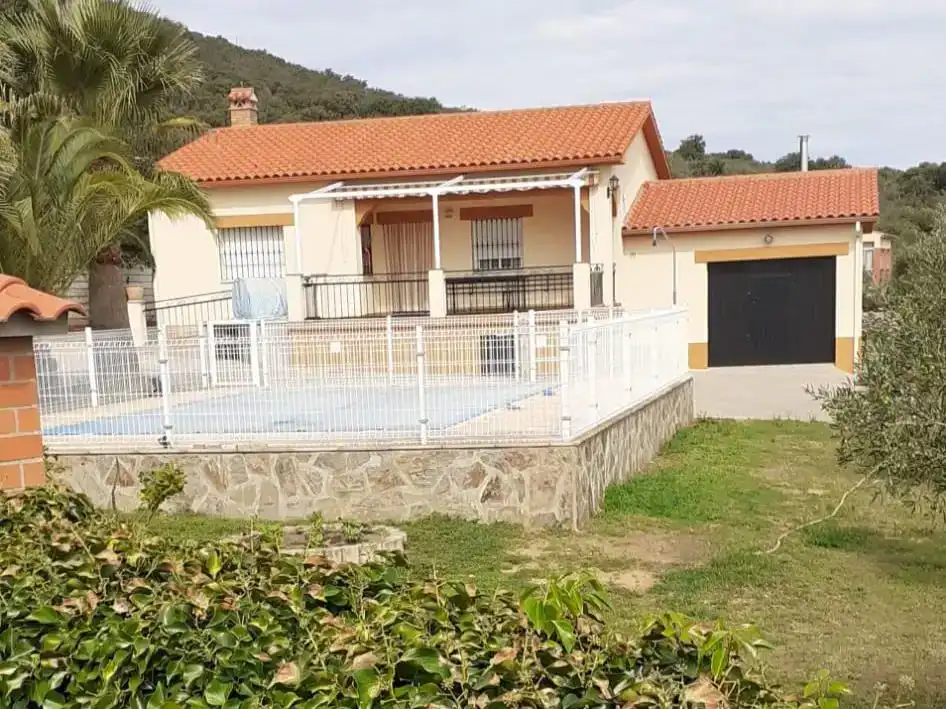 Vista exterior de Pis en venda en Sierra de Fuentes, Cáceres