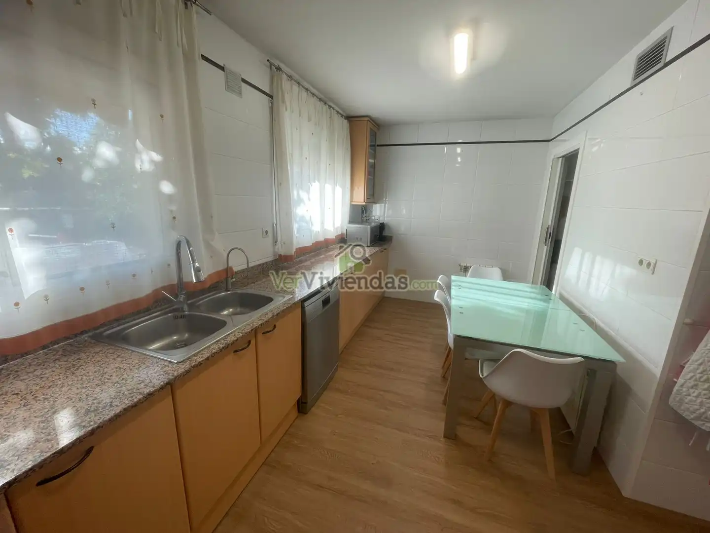 Cocina de Casa adosada en venta en Martorell con Aire acondicionado, Calefacción y Jardín privado