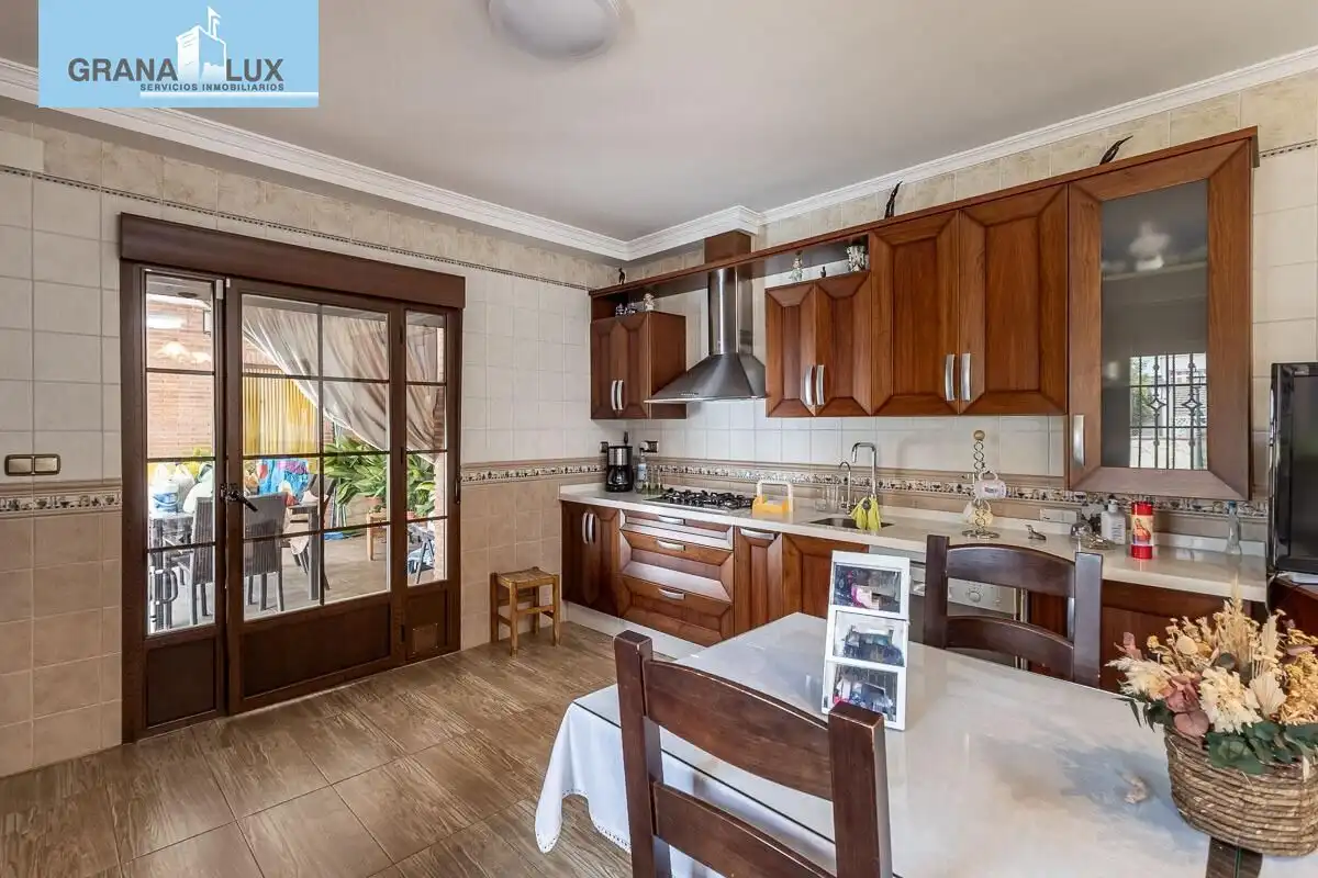Chalet en venta en Calle de la Virgen del Rocío, imagen 7