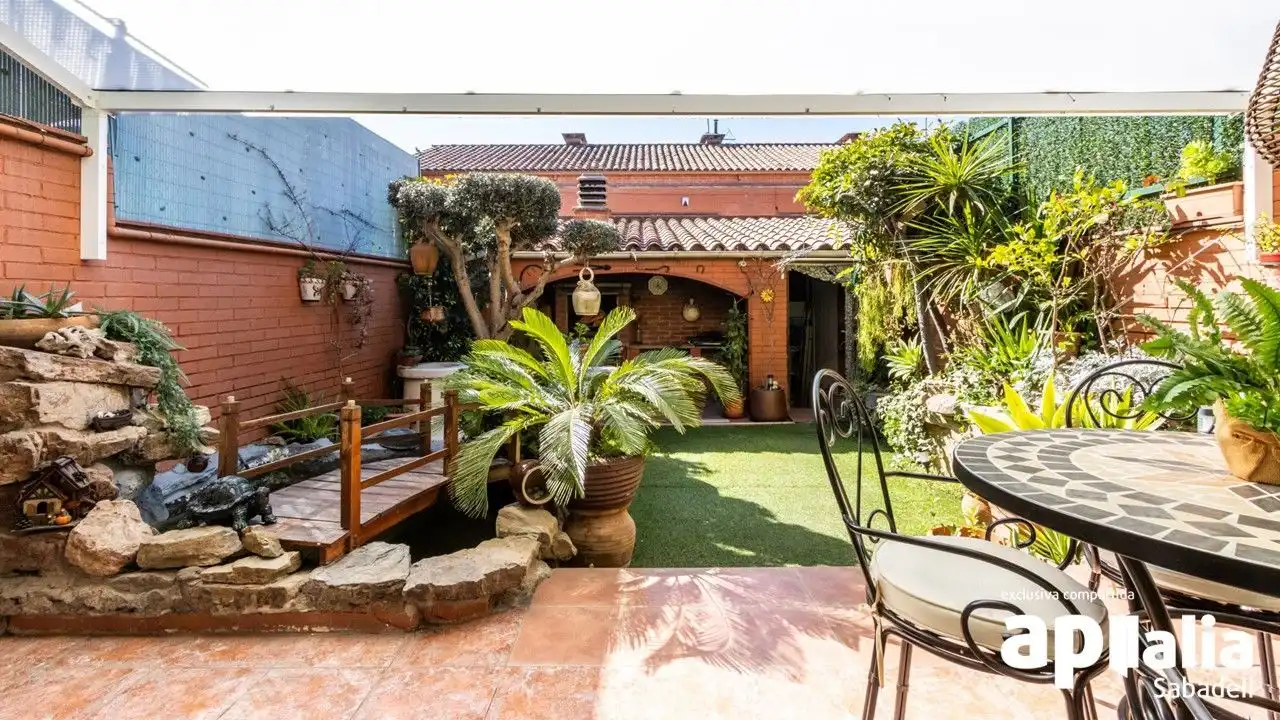 Terrassa de Casa o xalet en venda en Terrassa amb Aire condicionat, Calefacció i Jardí privat