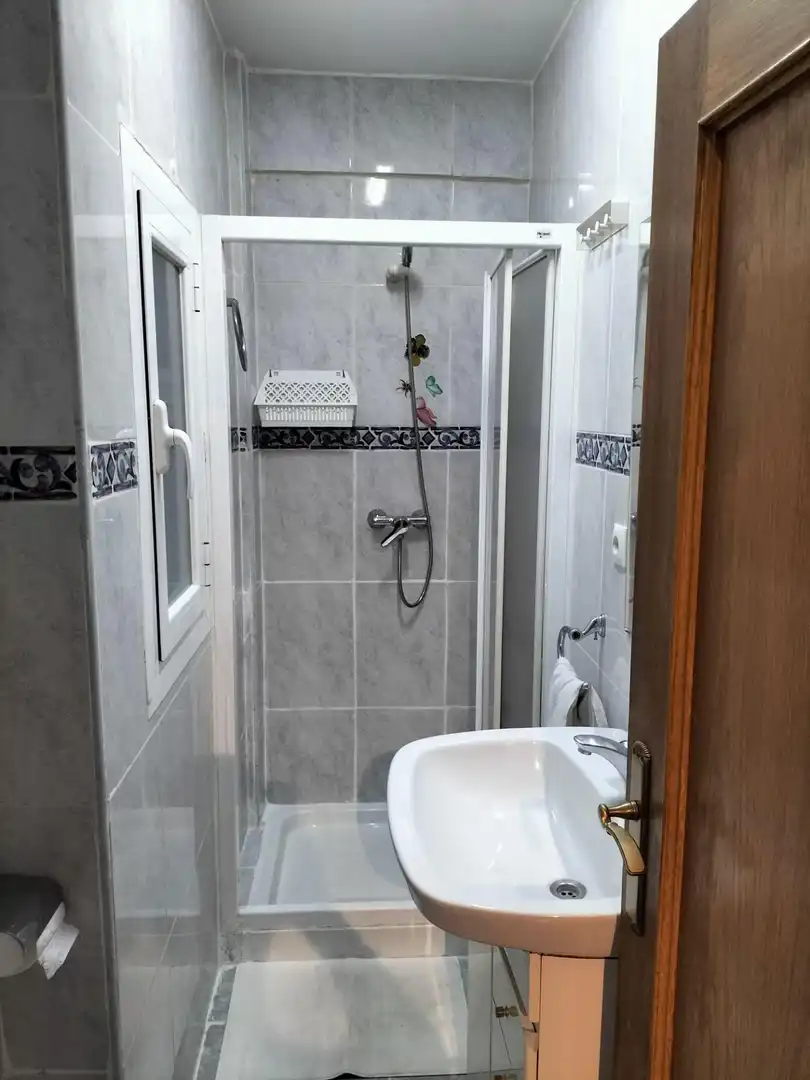 Baño de Piso de alquiler en Cuenca con Calefacción y Amueblado