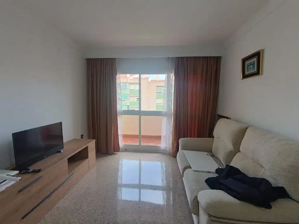 Sala d'estar de Pis de lloguer en Málaga amb Terrassa i Moblat