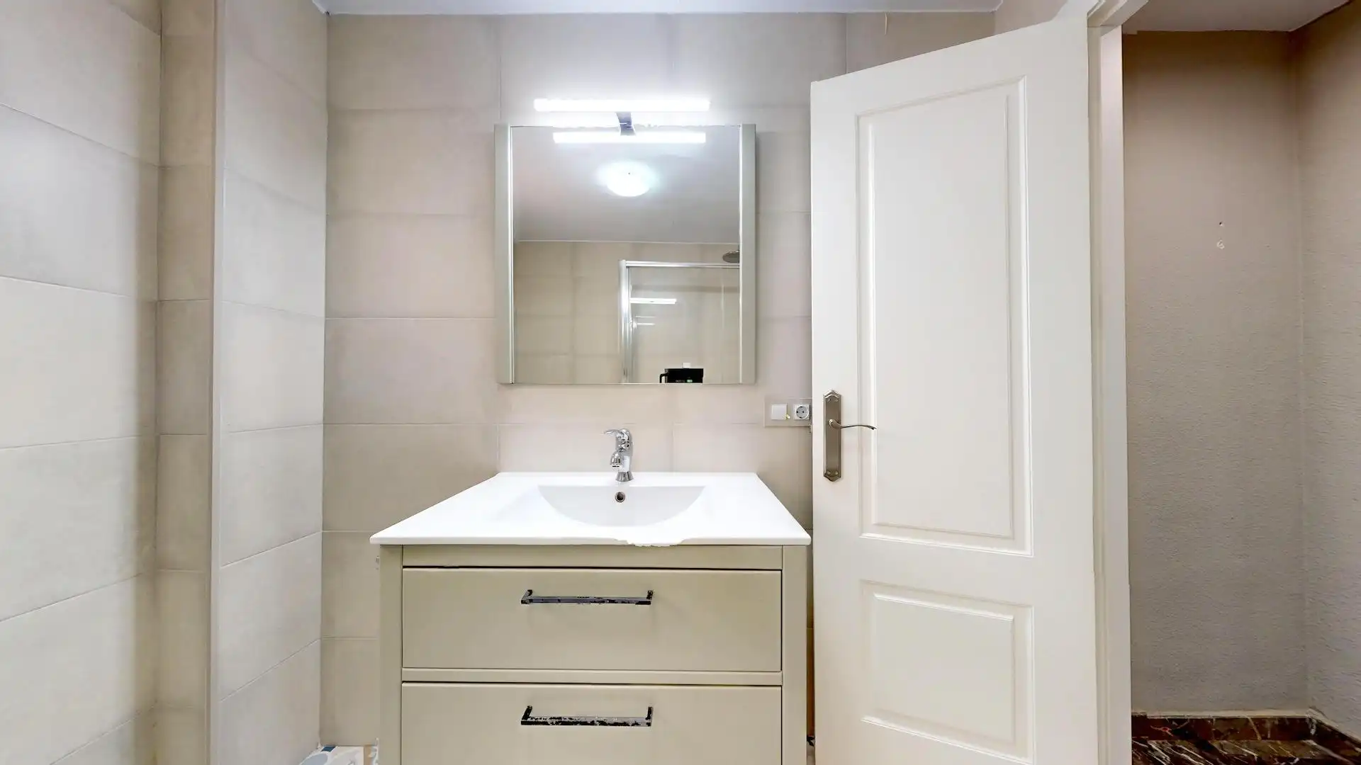 Baño de Piso en venta en Córdoba con Aire acondicionado, Terraza y Trastero