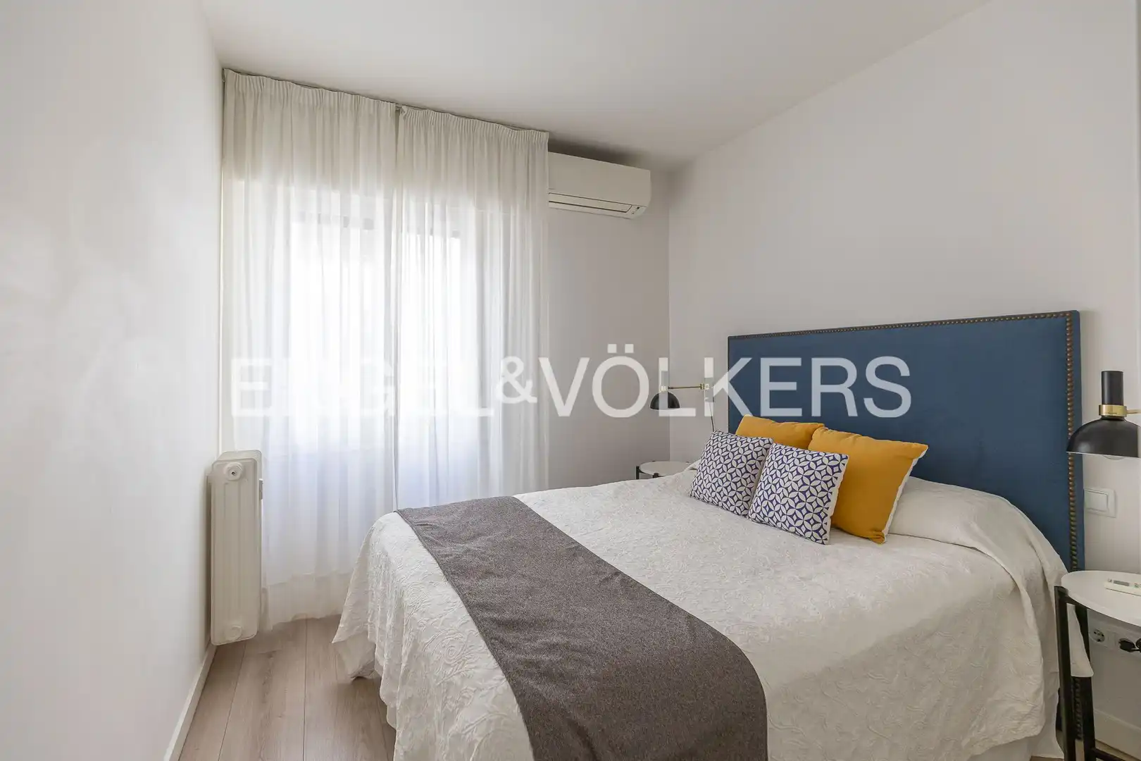Bedroom of Flat for rent in Madrid  with Air Conditioner, Heating and Terrace