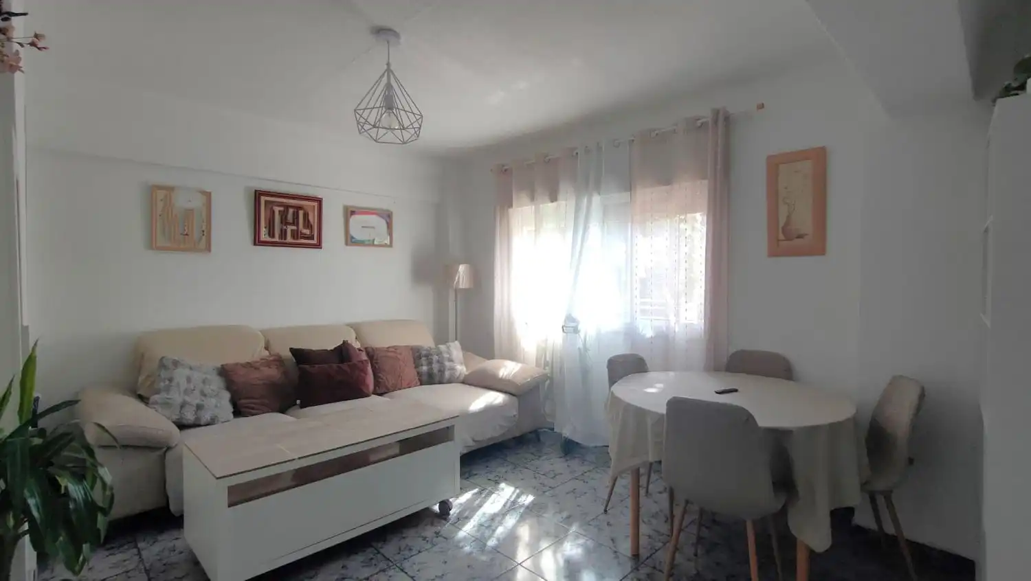 Sala d'estar de Pis en venda en Valdepeñas amb Calefacció