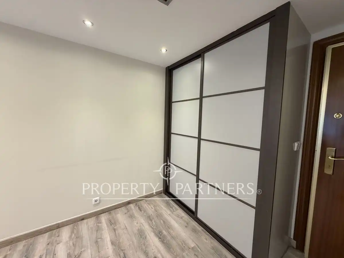 Office for rent in Madrid  with Heating and Furnished