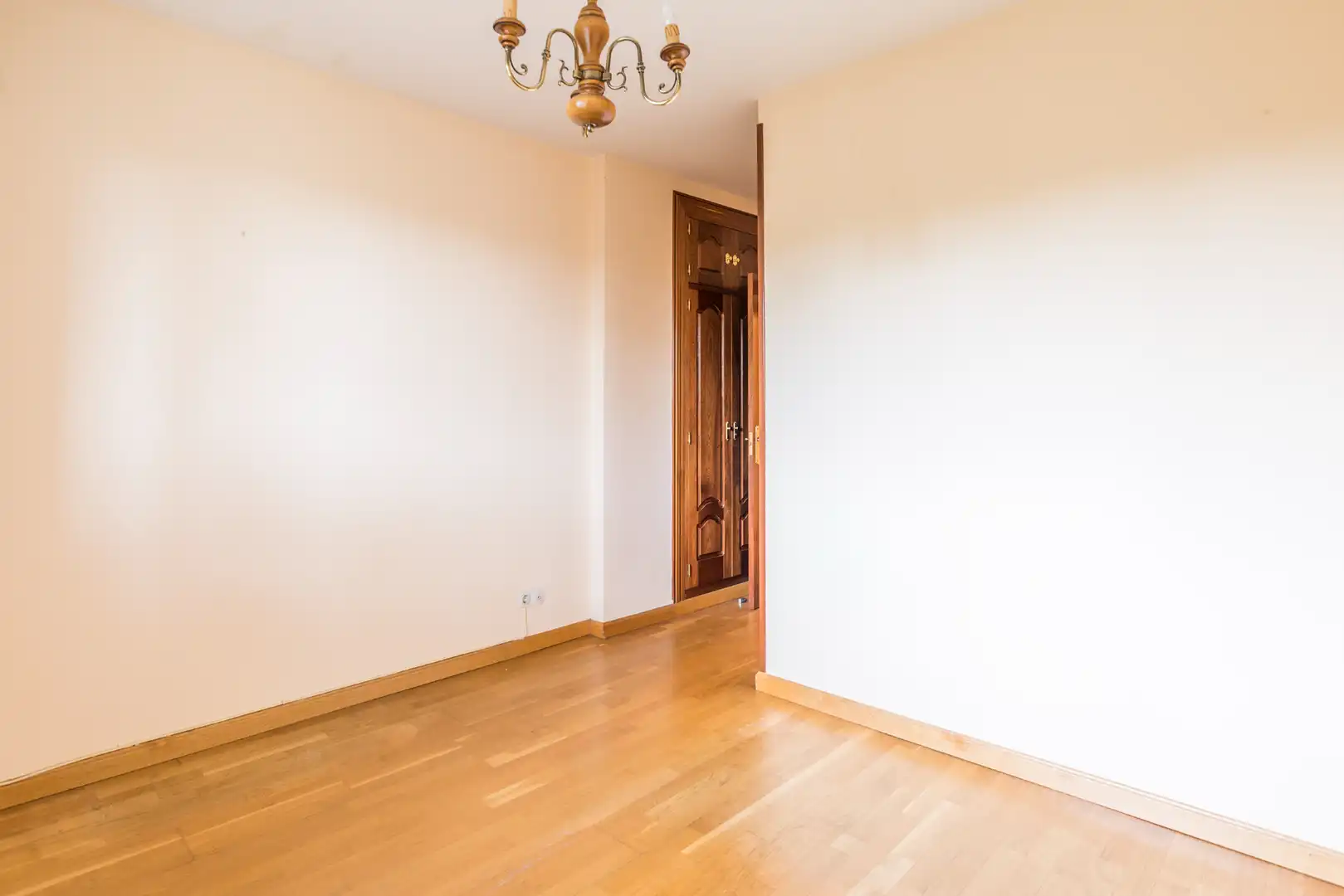 Bedroom of Houses for sale in Pozuelo de Alarcón  with Air Conditioner, Heating and Private garden