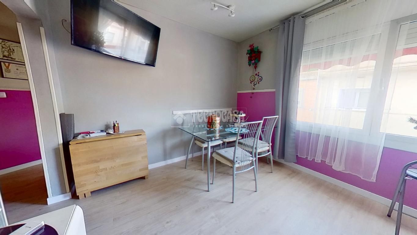 Dining room of Flat for sale in Sabadell  with Air Conditioner and Parquet flooring