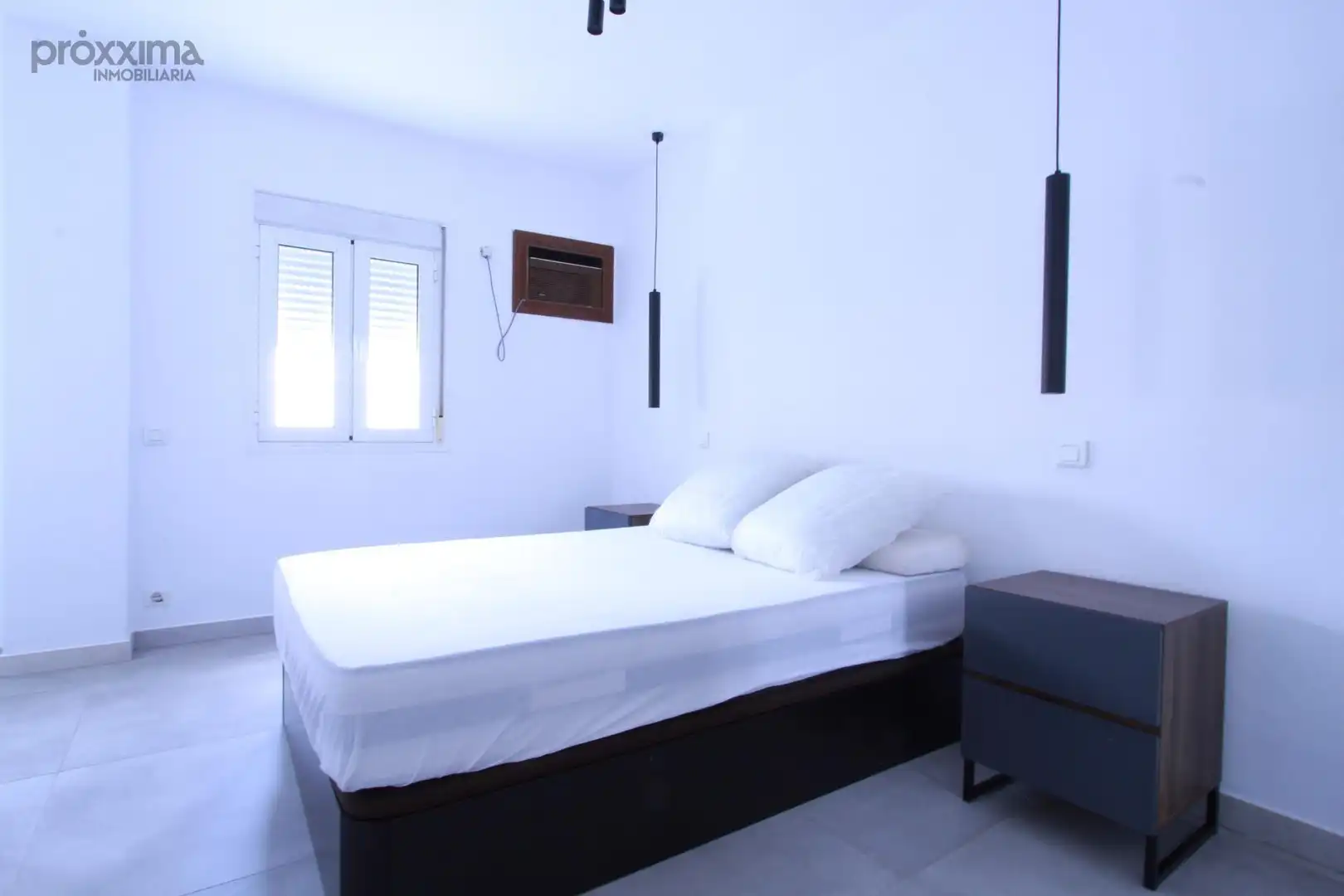 Bedroom of Flat for rent in Sevilla  with Air Conditioner, Terrace and Furnished