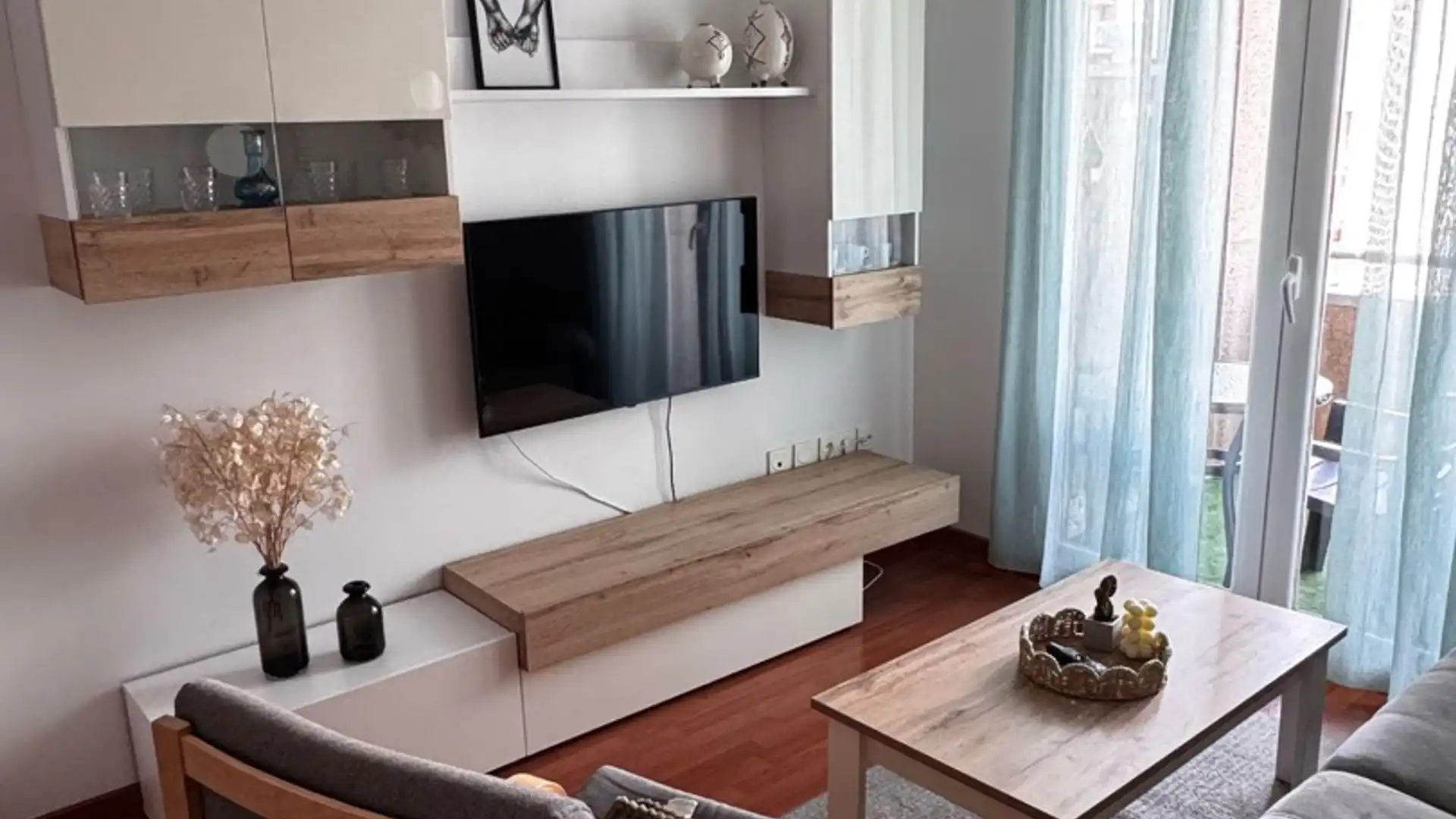 Sala de estar de Piso de alquiler en  Granada Capital con Aire acondicionado, Terraza y Piscina