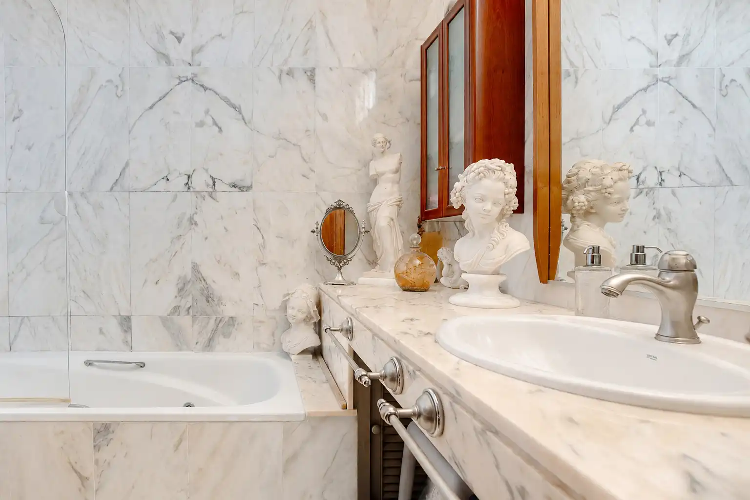 Badezimmer von Einfamilien-Reihenhaus zum Verkauf in Premià de Dalt mit Klimaanlage, Heizung und Privatgarten