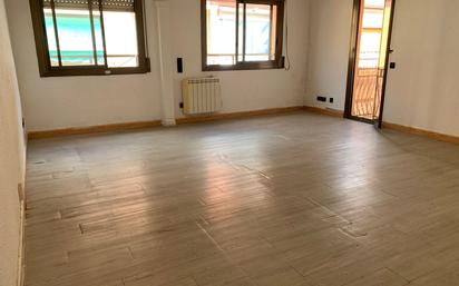 Sala d'estar de Pis en venda en El Prat de Llobregat amb Terrassa