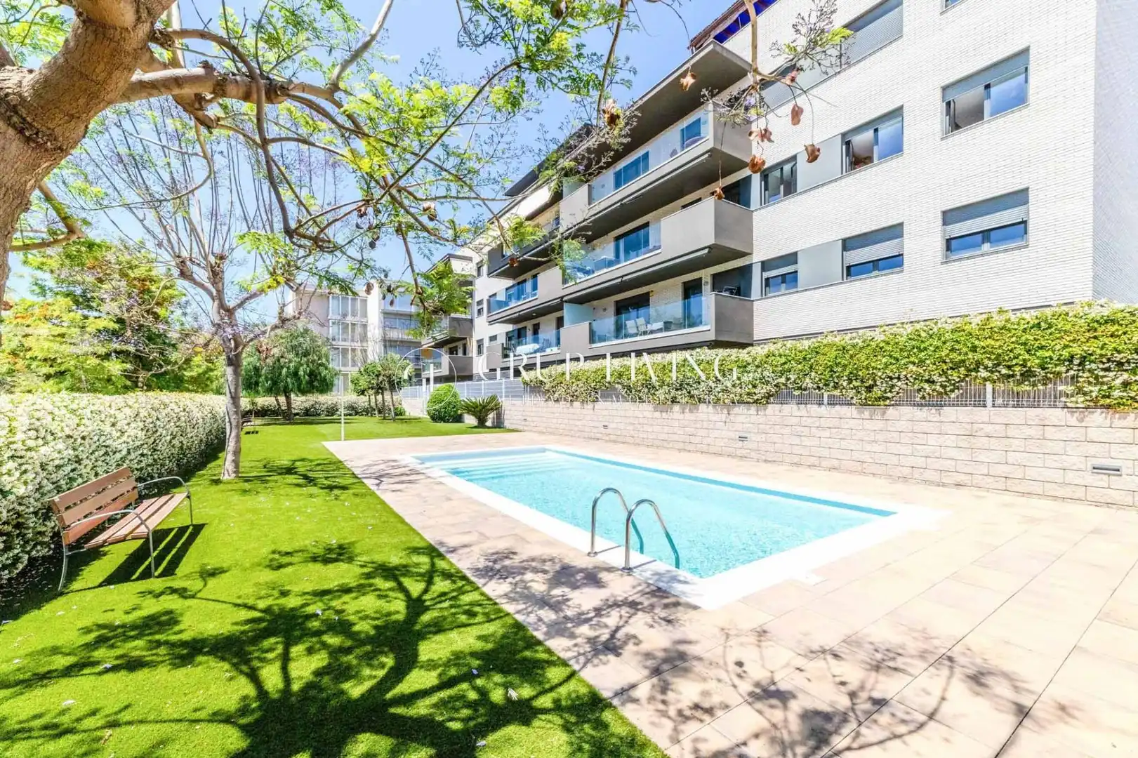 Vista exterior de Pis en venda en Sitges amb Calefacció, Jardí privat i Terrassa
