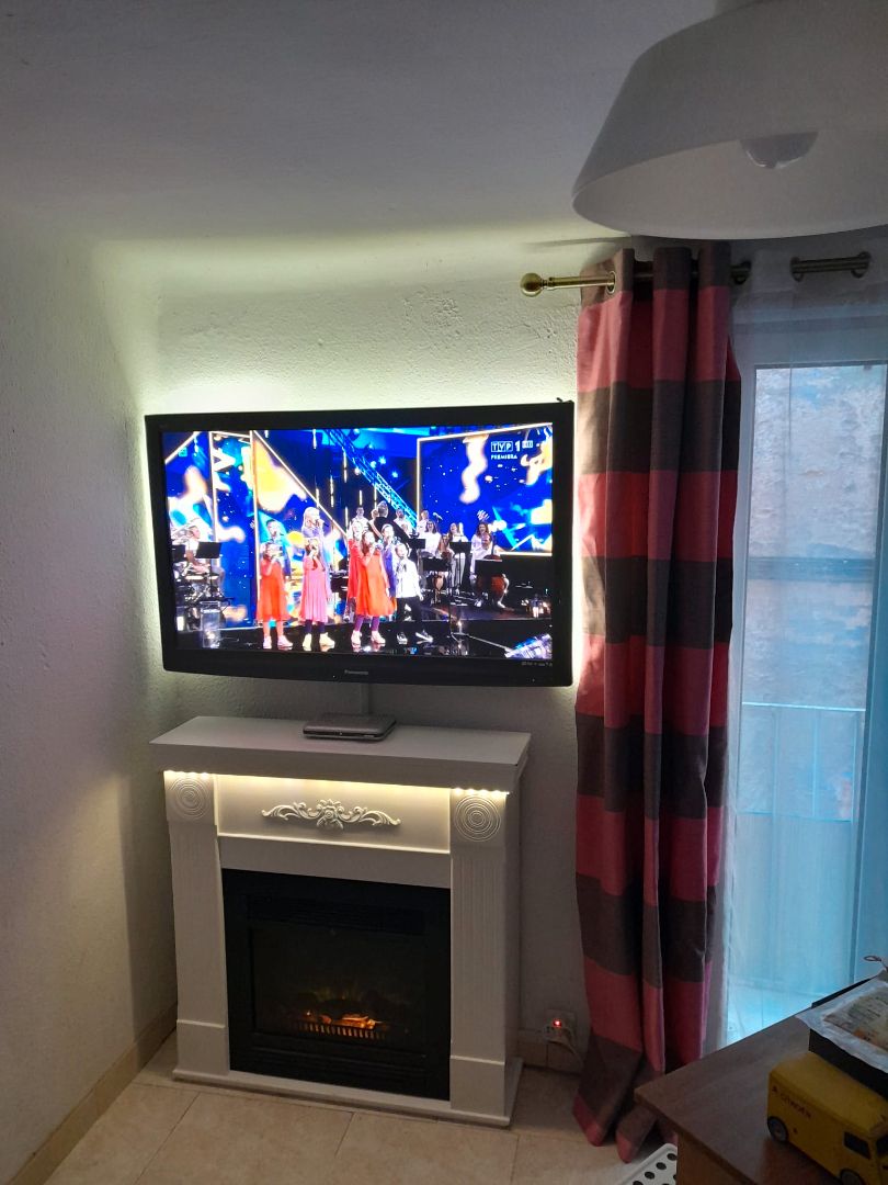 Vista exterior de Casa o xalet en venda en Flix amb Calefacció i Terrassa