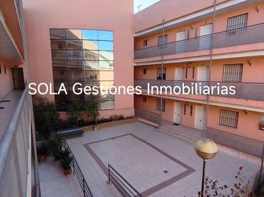 Pis amb piscina en venda a Calle Andalucía
