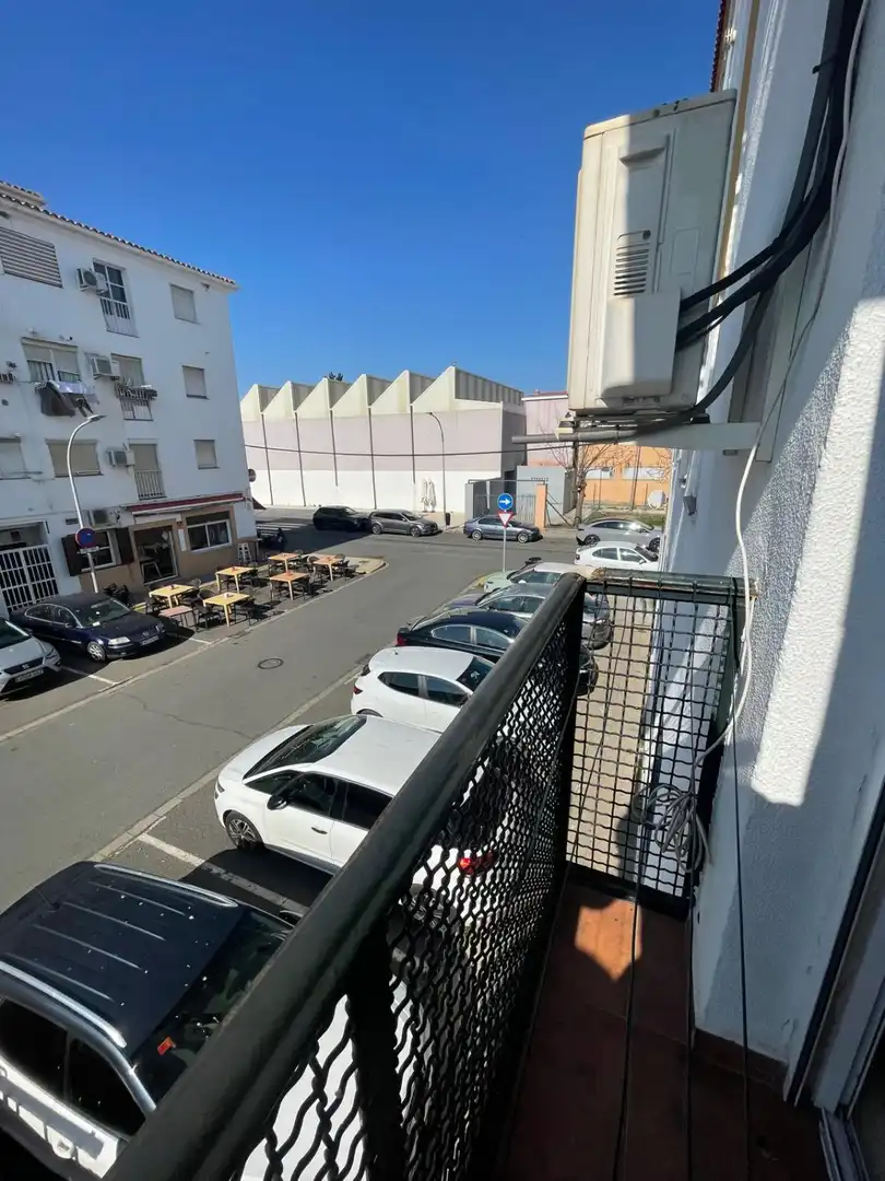 Aparcament de Pis en venda en La Rinconada amb Aire condicionat i Terrassa