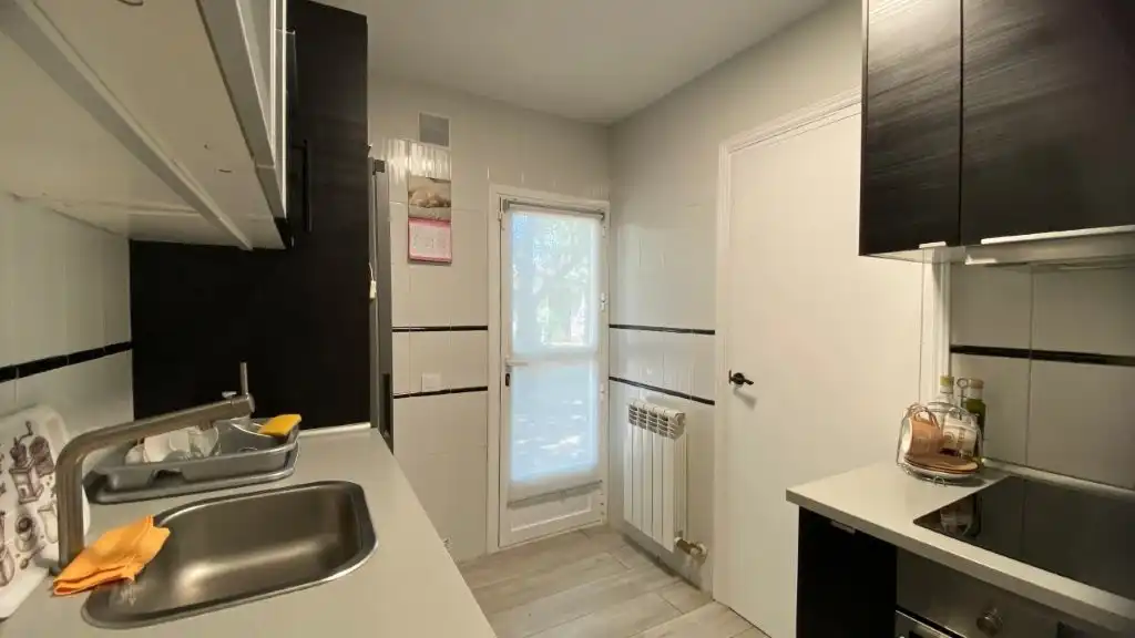 Cuina de Casa o xalet en venda en Cadalso de los Vidrios amb Aire condicionat, Calefacció i Jardí privat
