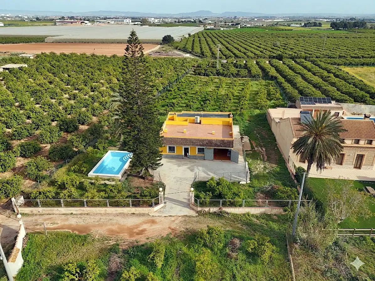Garden of Houses for sale in Cartagena  with Air Conditioner, Heating and Private garden