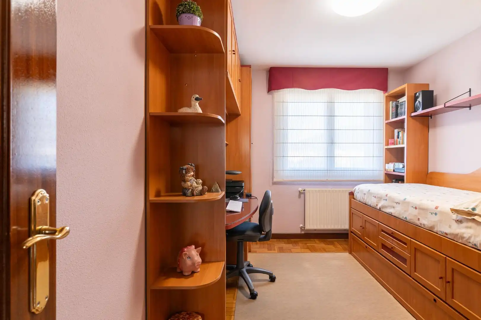 Dormitori de Pis en venda en  Pamplona / Iruña amb Calefacció, Parquet i Traster