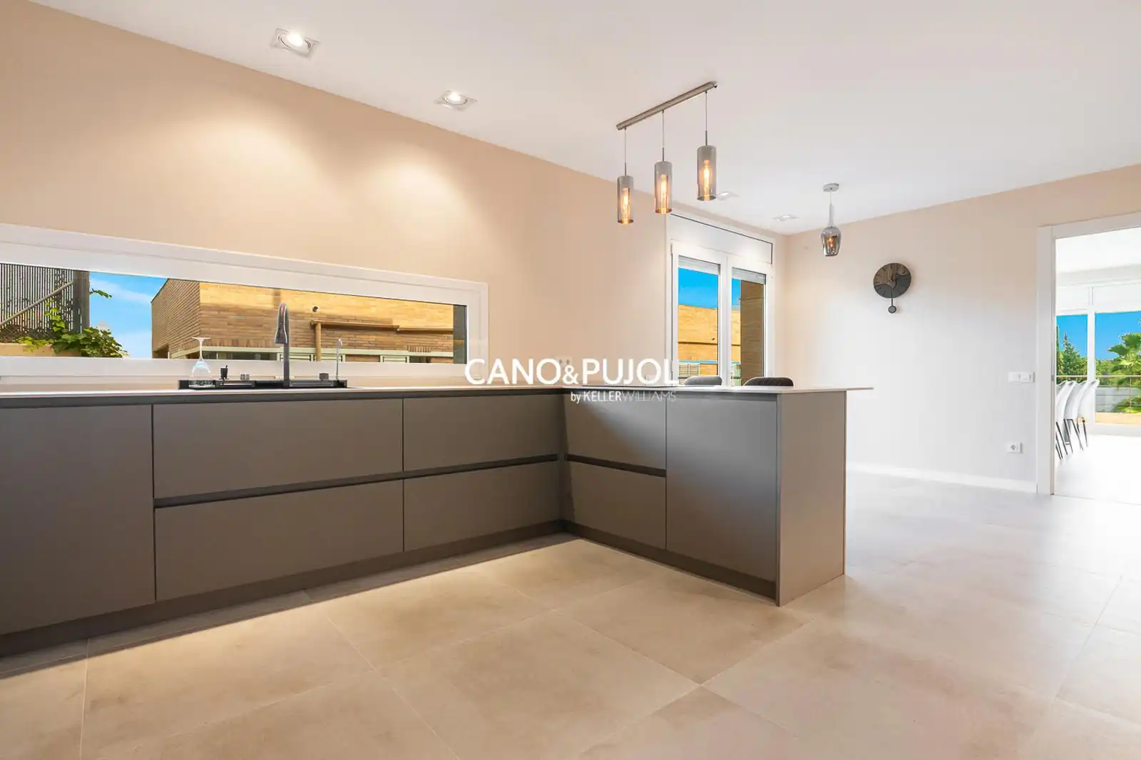 Kitchen of Houses for sale in Sant Cugat del Vallès  with Air Conditioner, Terrace and Swimming Pool