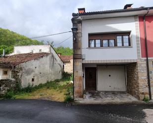 Vista exterior de Casa o xalet en venda en Cabrales amb Calefacció i Traster