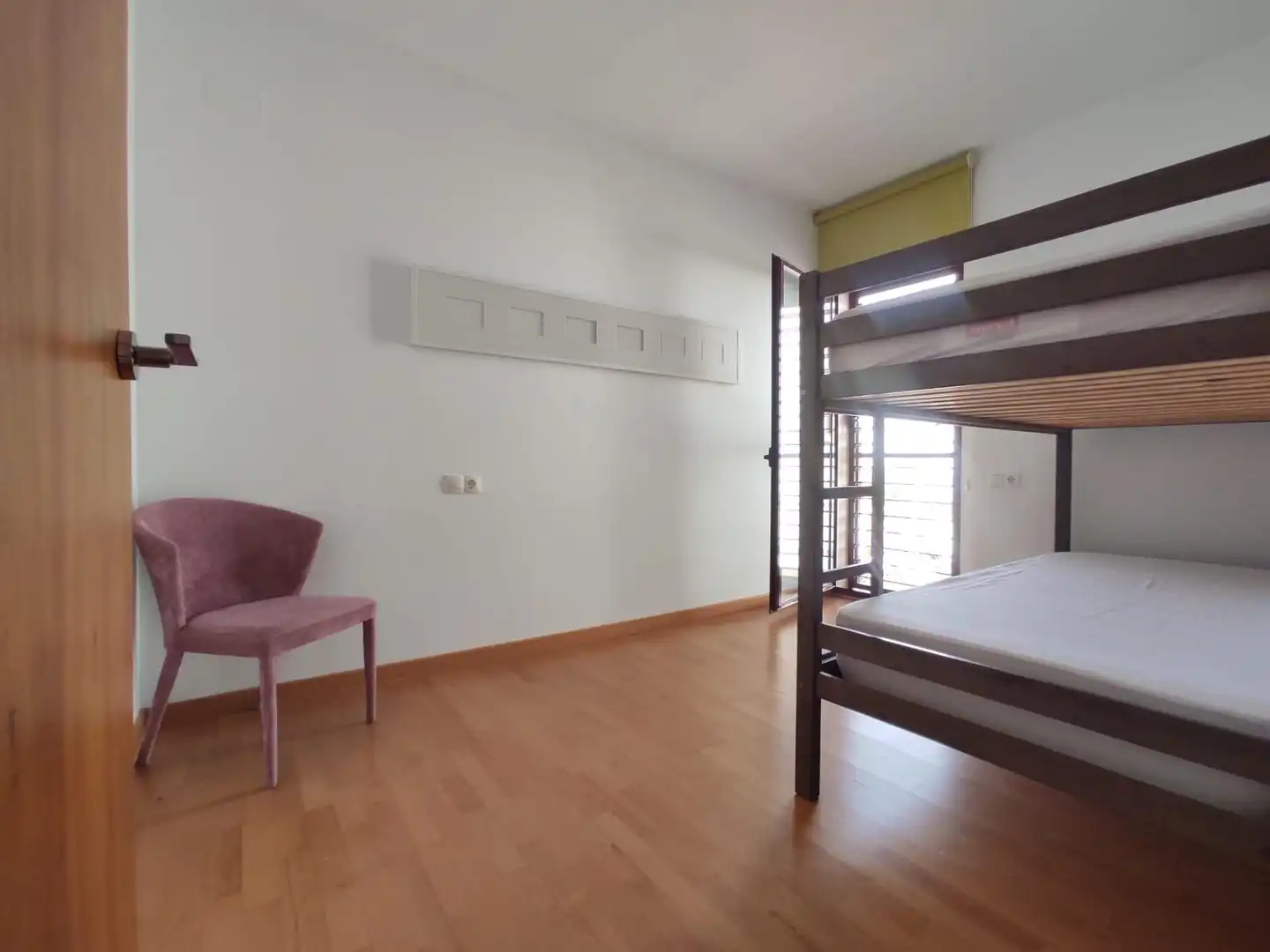 Habitación de Casa o chalet de alquiler en Montequinto con Aire acondicionado, Calefacción y Jardín privado