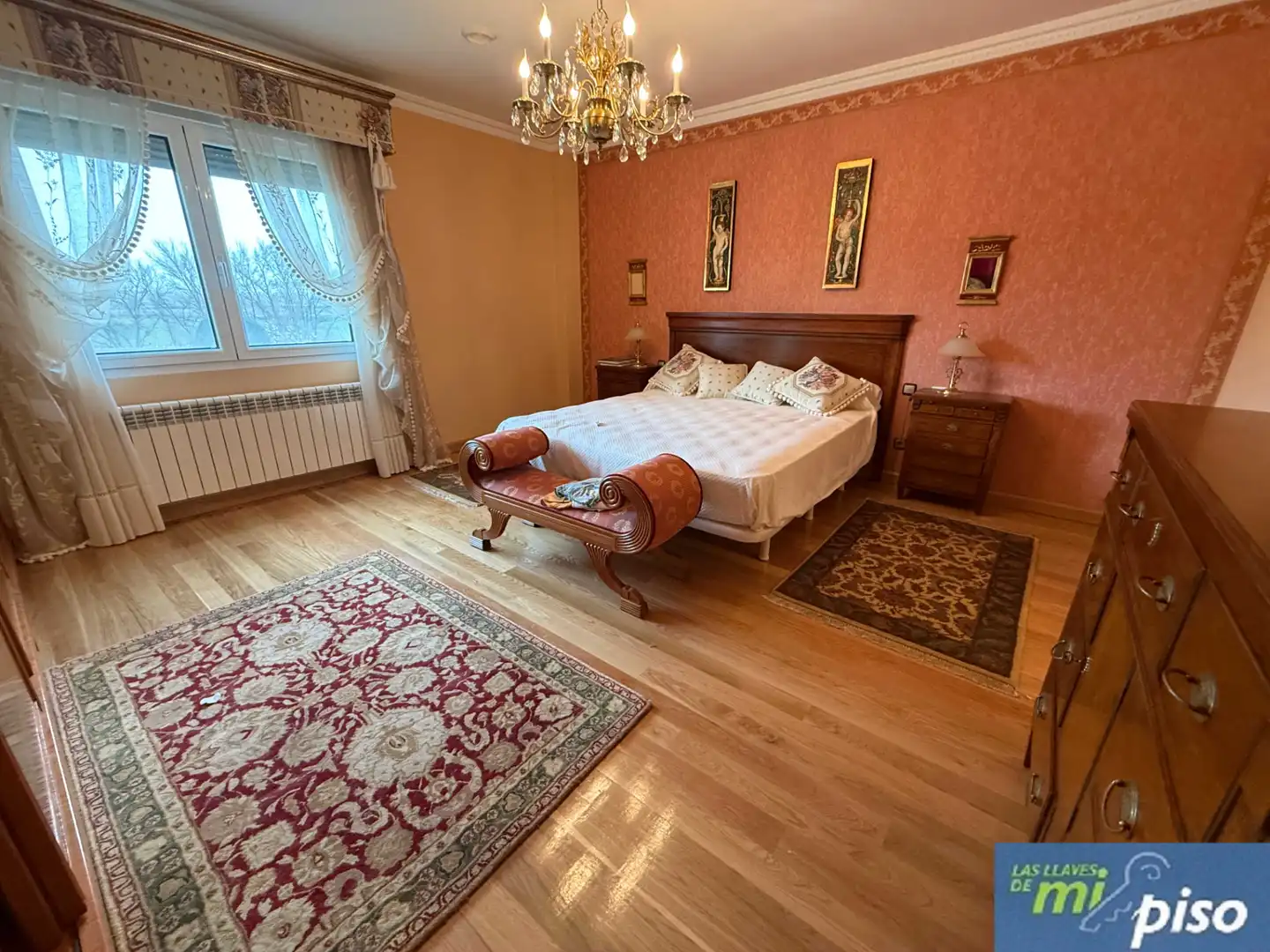 Dormitori de Casa o xalet en venda en Santovenia de Pisuerga amb Calefacció, Jardí privat i Parquet