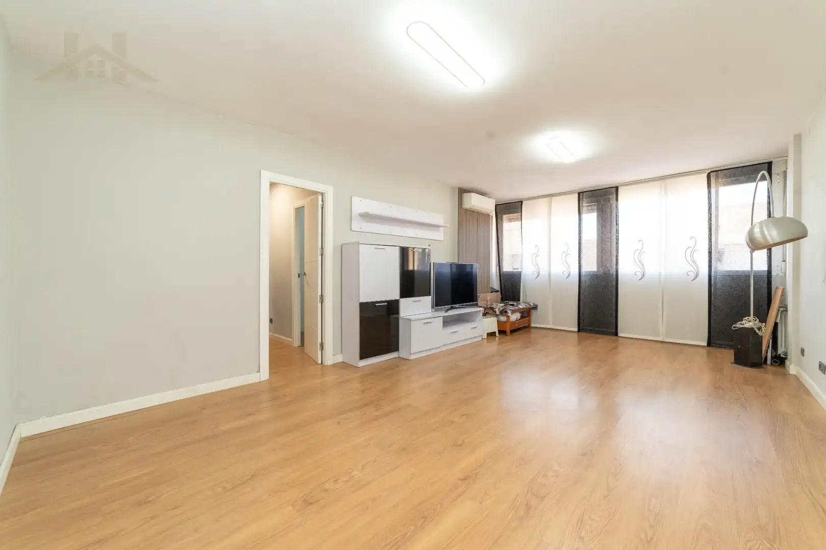 Living room of Flat for sale in Fuenlabrada  with Air Conditioner, Heating and Storage room
