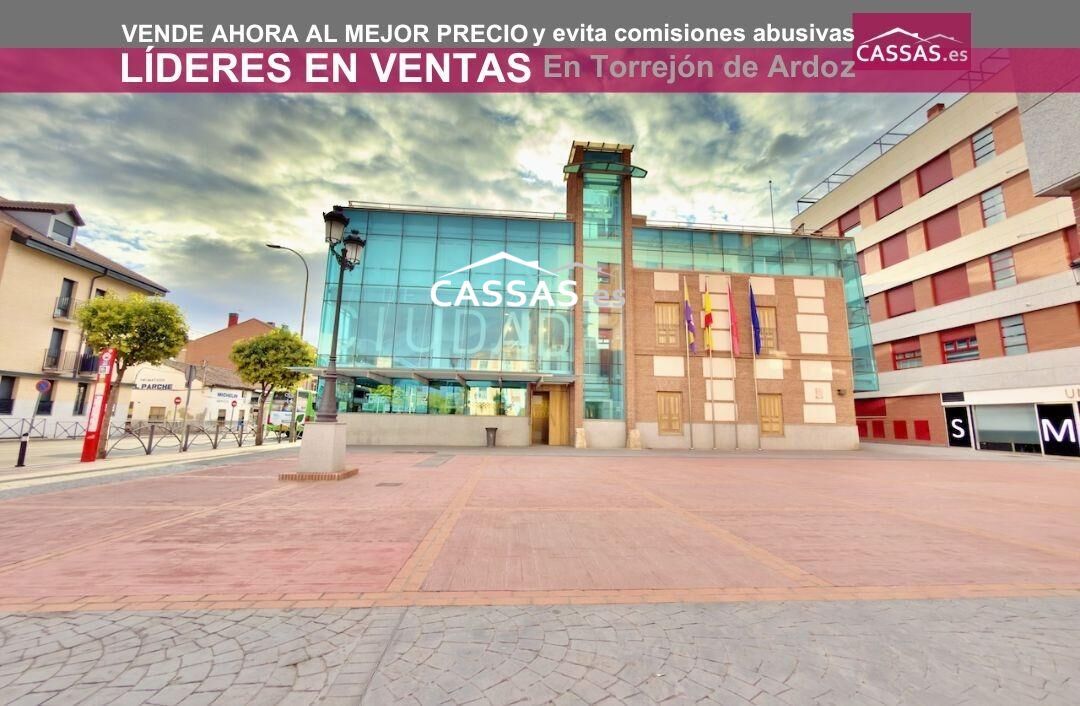 Vista exterior de Casa o xalet en venda en Torrejón de Ardoz amb Aire condicionat, Calefacció i Terrassa