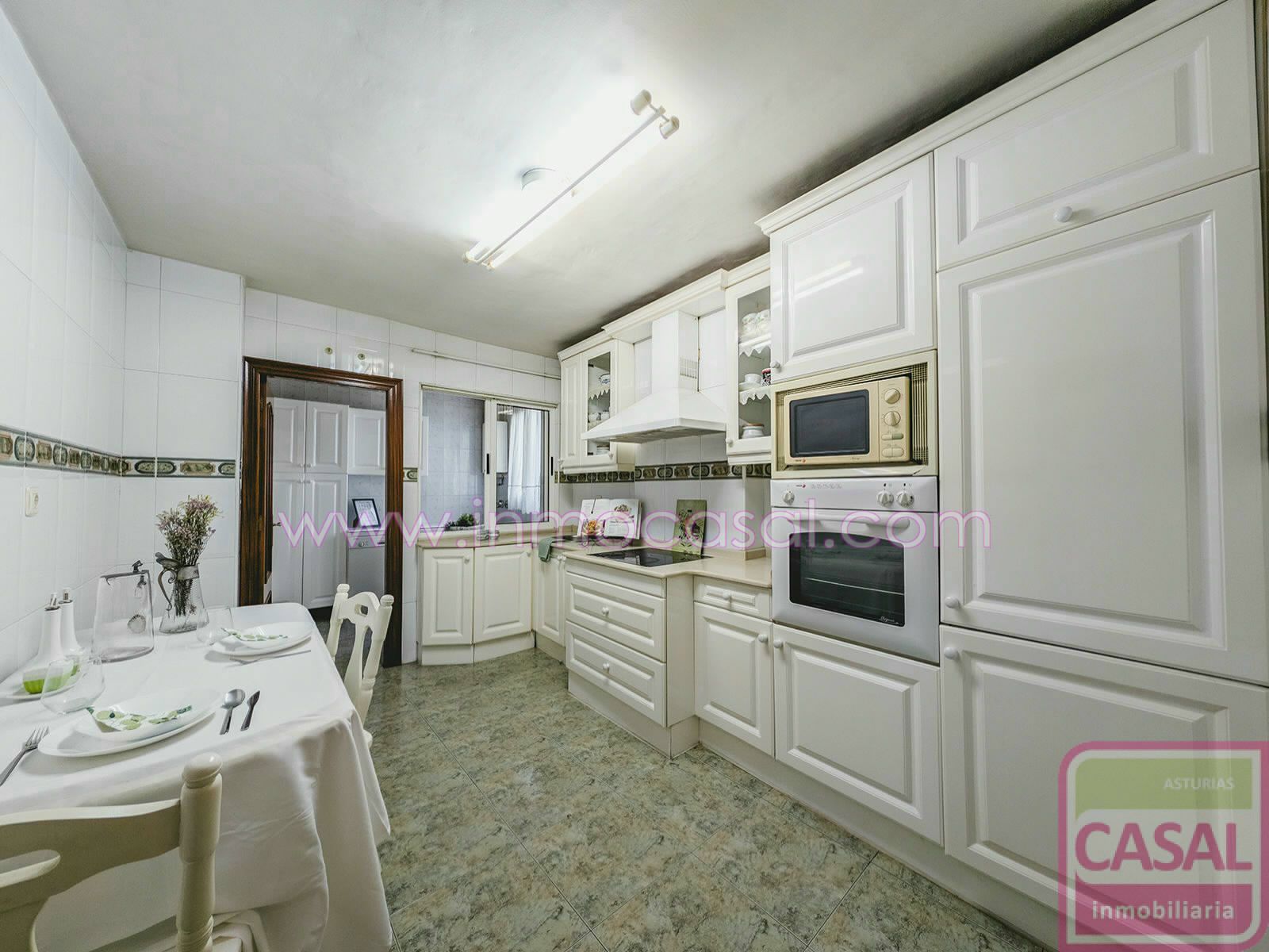 Cocina de Piso en venta en Laviana con Calefacción y Amueblado