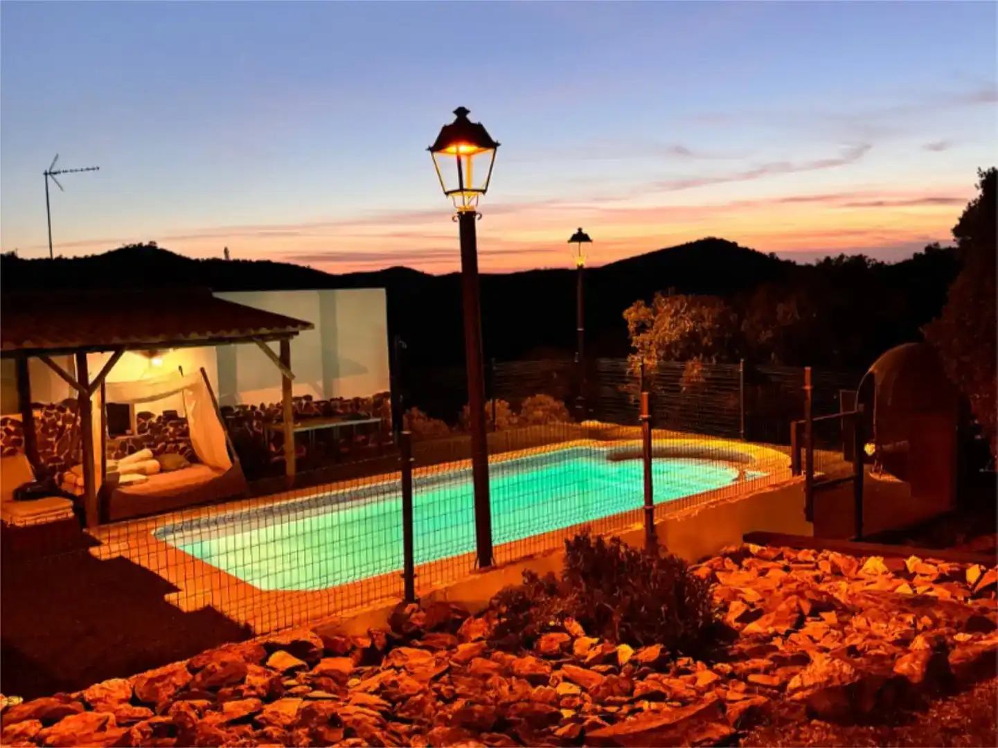 Piscina de Finca rústica en venta en El Madroño con Aire acondicionado, Jardín privado y Parquet
