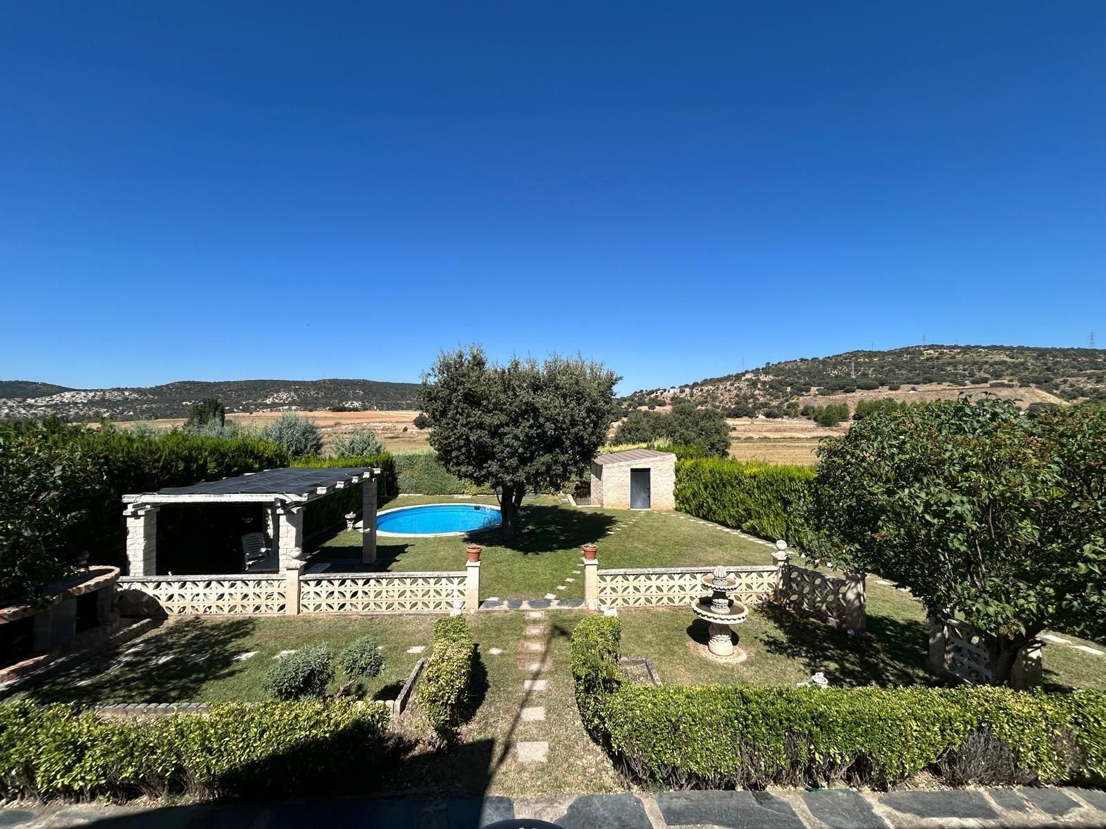 Jardí de Casa o xalet en venda en Fuentenovilla amb Calefacció, Jardí privat i Piscina