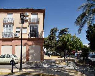 Exterior view of Duplex to rent in Tomares  with Air Conditioner, Terrace and Balcony