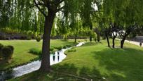 Vista exterior de Casa o xalet en venda en Pozuelo de Alarcón amb Aire condicionat, Calefacció i Jardí privat