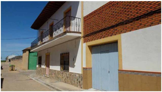 Casa adosada en Venta en REYES CATOLICOS en Villatobas
