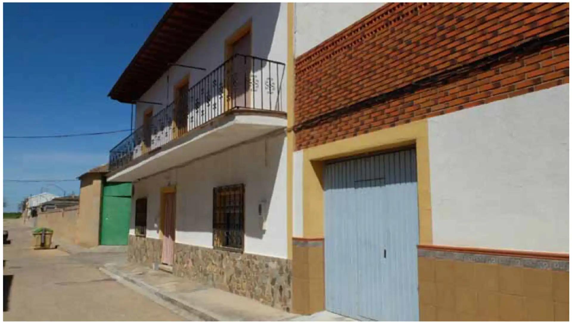 Vista exterior de Casa adosada en venta en Villatobas