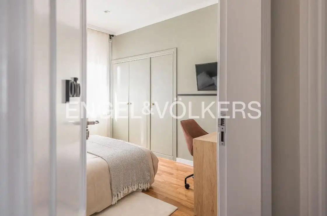 Schlafzimmer von Dachboden zum Verkauf in Barcelona mit Klimaanlage, Heizung und Parkett