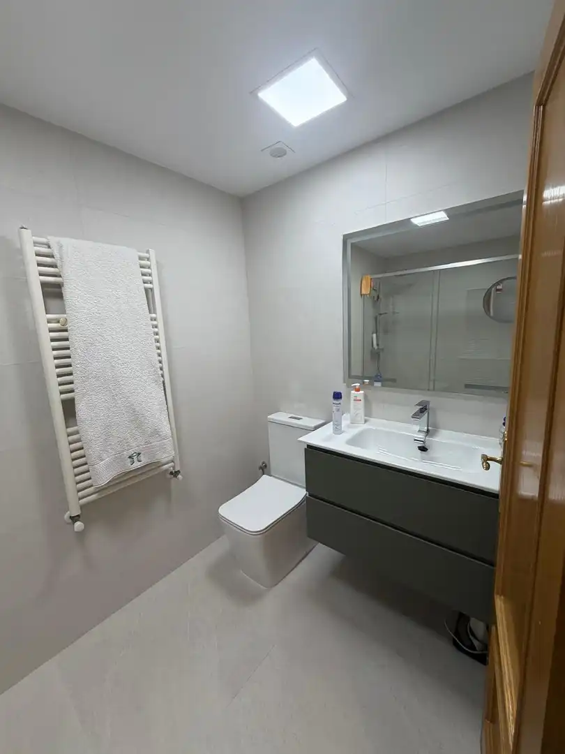 Baño de Piso en venta en Torrent con Aire acondicionado, Calefacción y Terraza