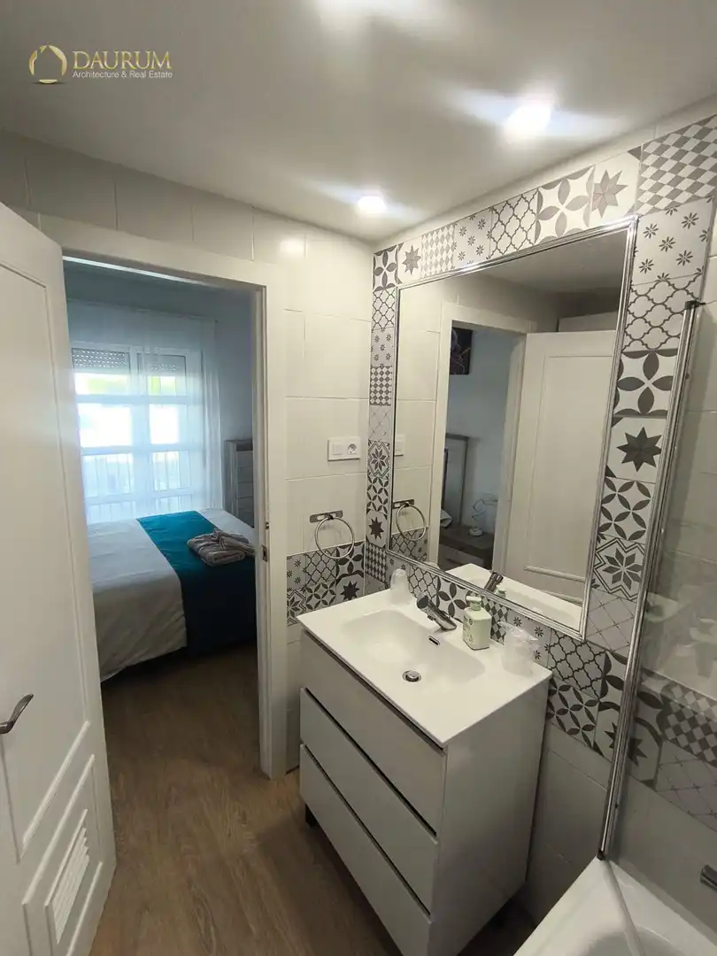 Baño de Piso en venta en Tomares con Aire acondicionado, Calefacción y Terraza