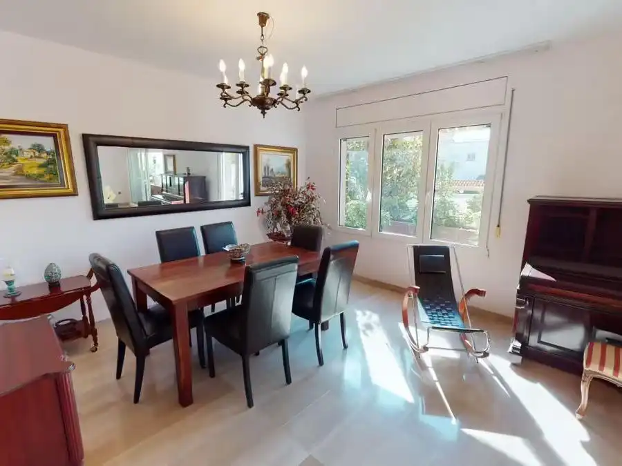 Detached house with pool to rent in Carrer de Viladomat 21, imagen 3