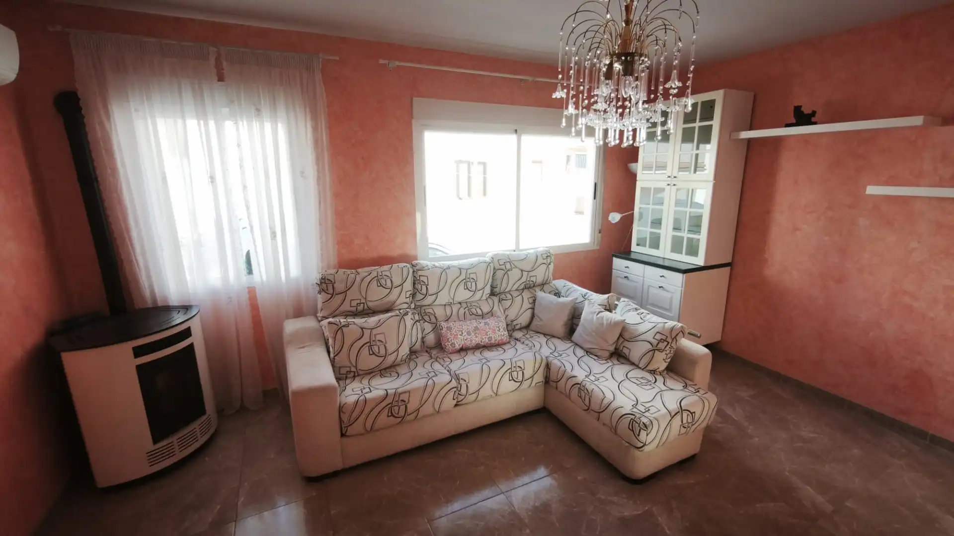 Sala de estar de Casa adosada en venta en Riolobos, Cáceres