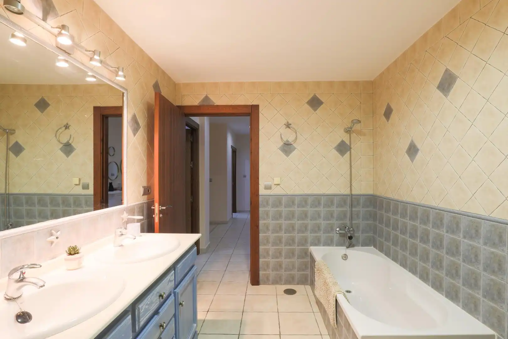 Badezimmer von Haus oder Chalet zum Verkauf in Padul mit Klimaanlage, Heizung und Privatgarten